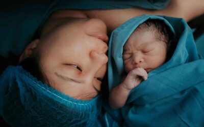 Créer un lien fort avec votre nouveau-né dès les premiers jours