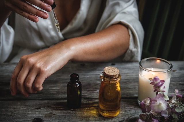 Secrets des huiles essentielles pour sublimer votre peau